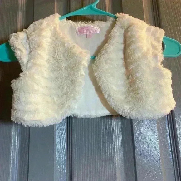 Popatu Other - Popatu Girls white Faux Fur Bolero. Size 5